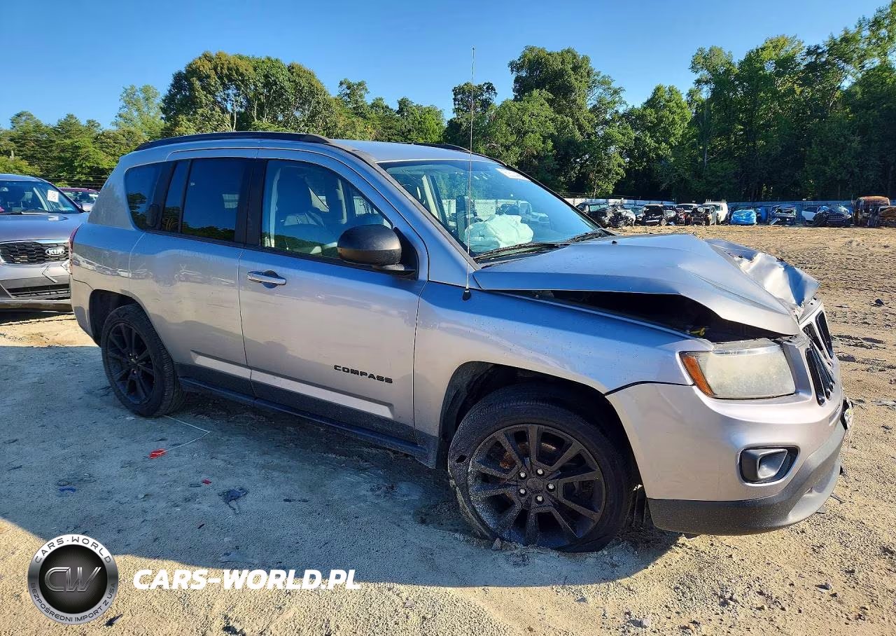 2014 Jeep Compass Sport VIN:1C4NJCBA4ED900118 - 4