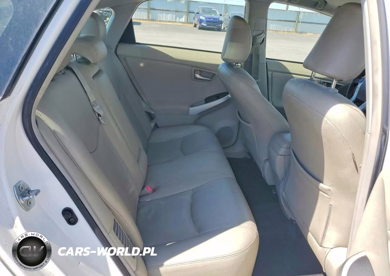2014 Toyota Prius Two VIN:JTDKN3DU2E0382743 - 10