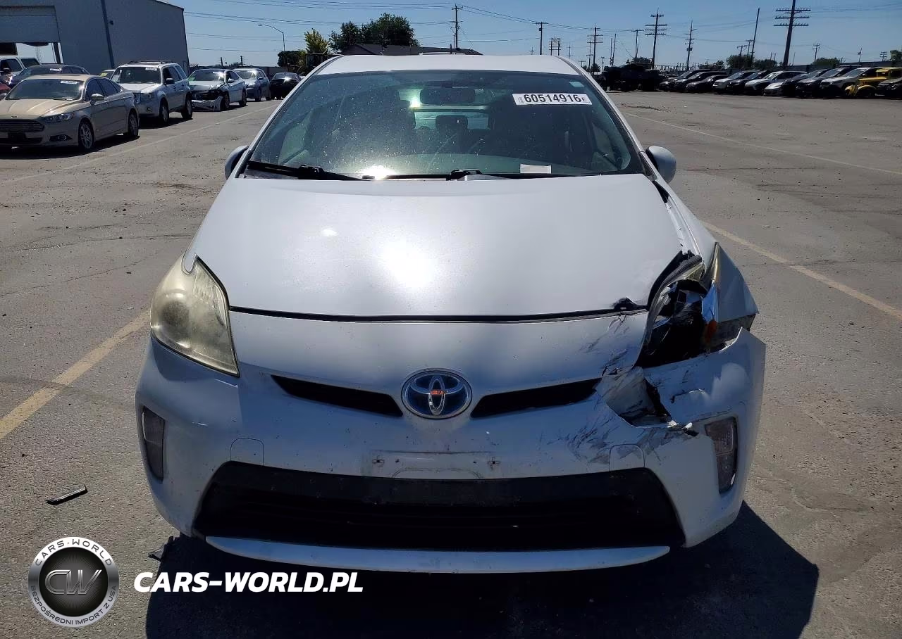 2014 Toyota Prius Two VIN:JTDKN3DU2E0382743 - 5