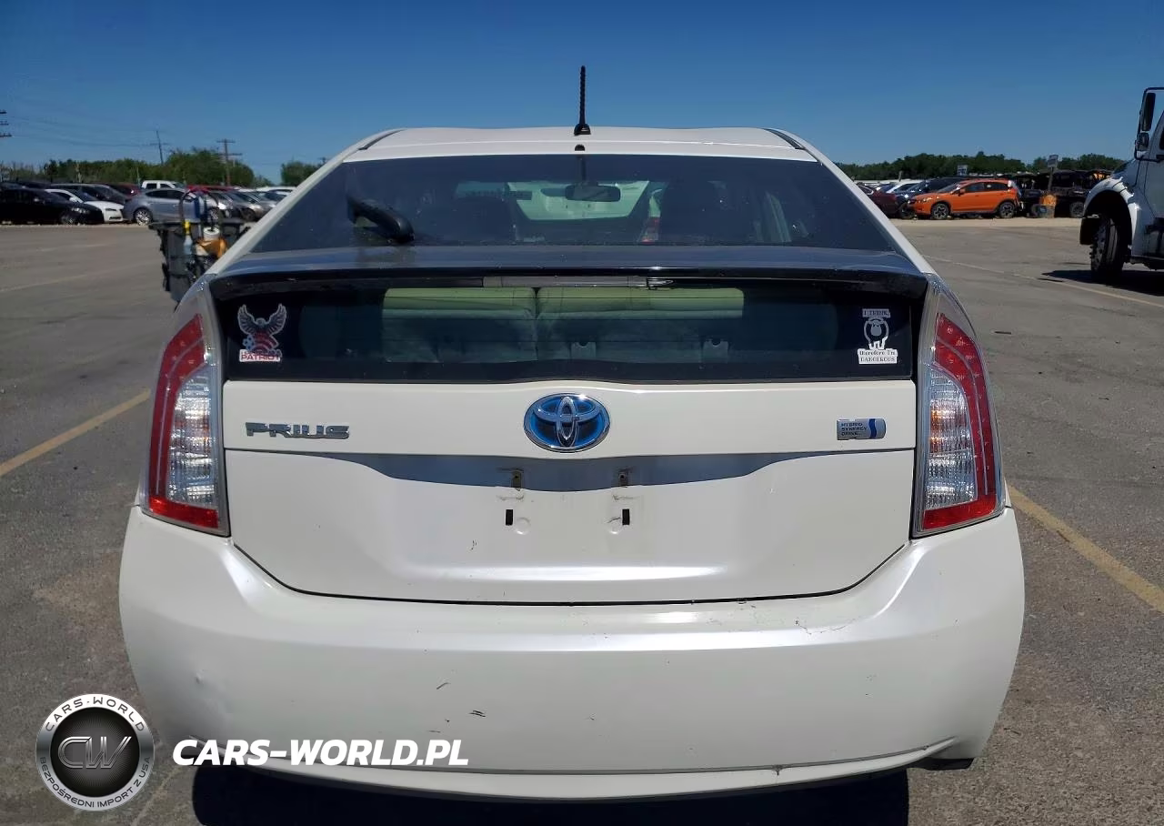 2014 Toyota Prius Two VIN:JTDKN3DU2E0382743 - 6