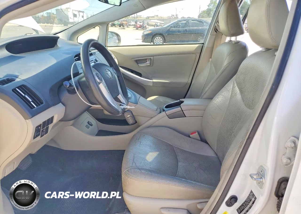 2014 Toyota Prius Two VIN:JTDKN3DU2E0382743 - 7
