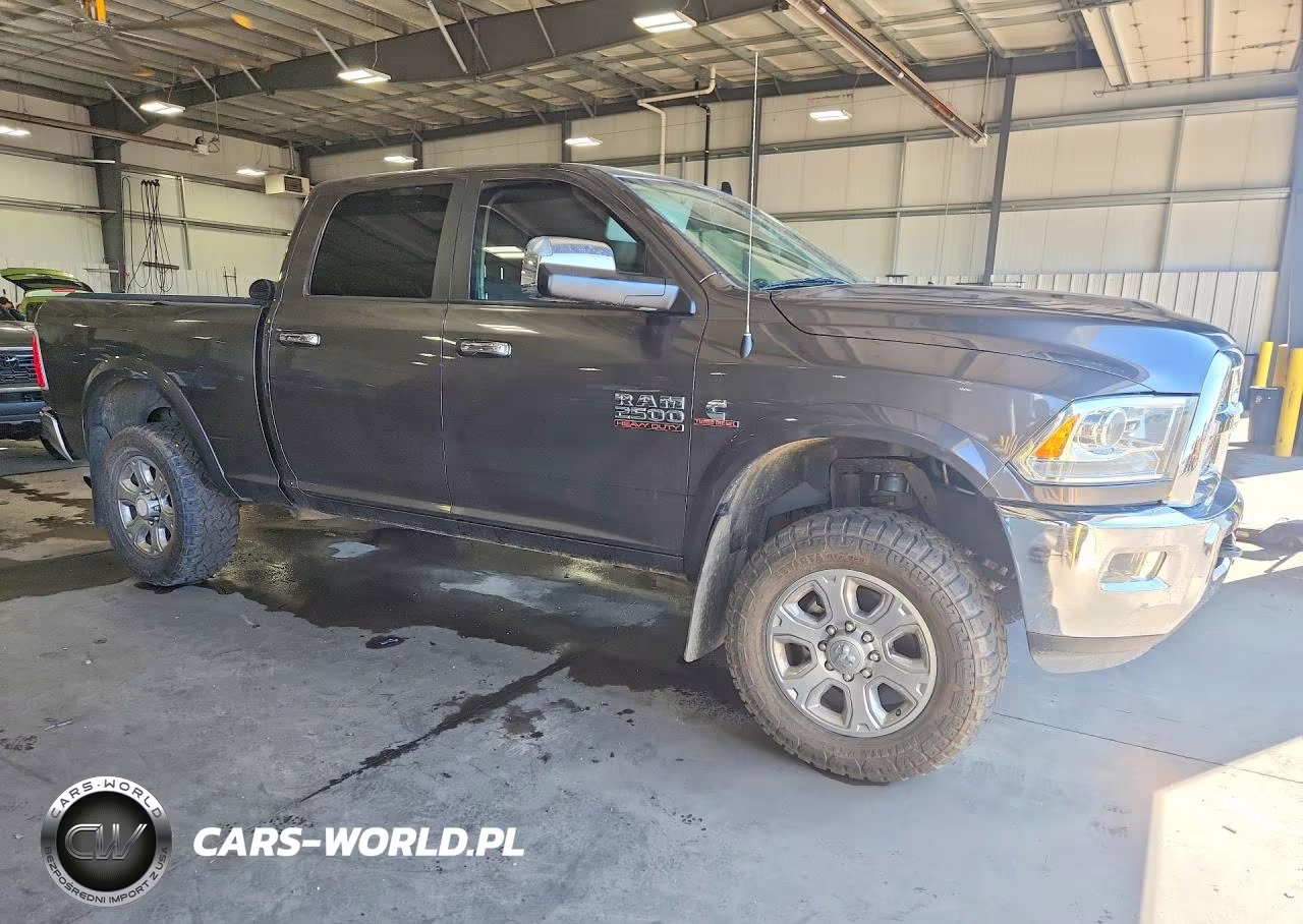 2015 Ram 2500 Laramie VIN:3C6UR5FL4FG694063 - 4
