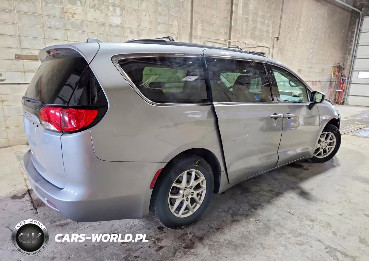 2020 Chrysler Voyager Lxi VIN:2C4RC1DGXLR286137 - 3