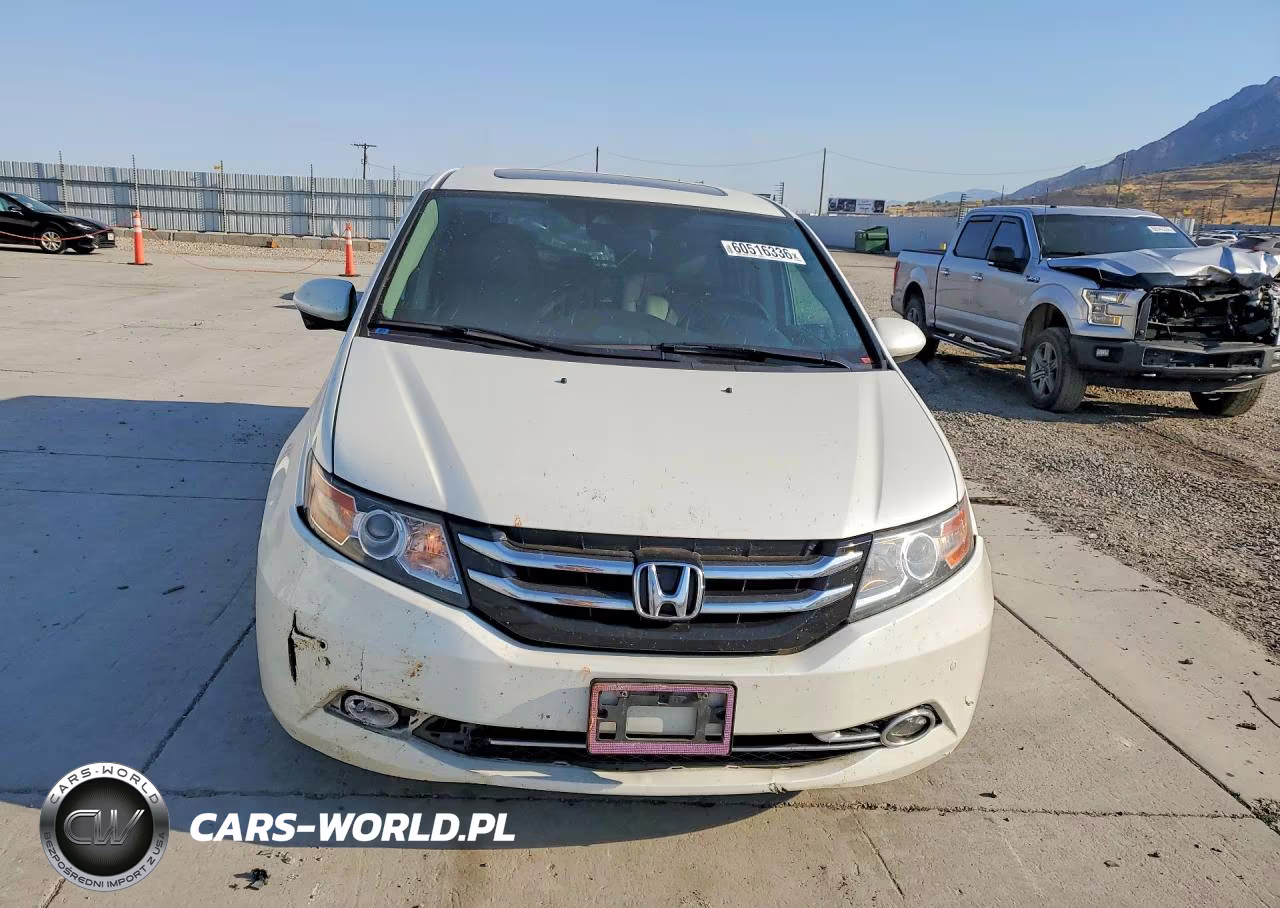 2014 Honda Odyssey Touring VIN:5FNRL5H90EB124387 - 5