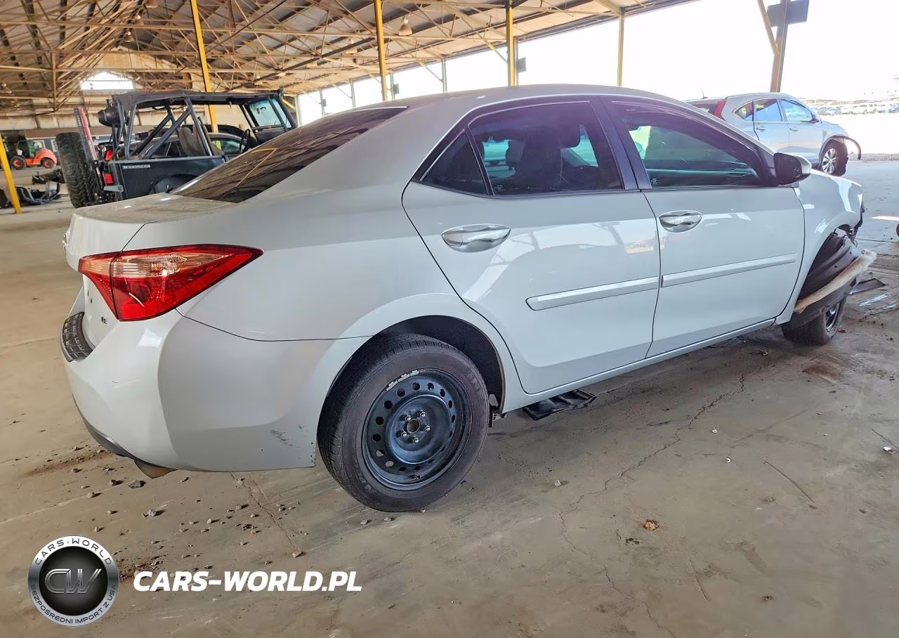 2017 Toyota Corolla Le VIN:2T1BURHE5HC806113 - 3