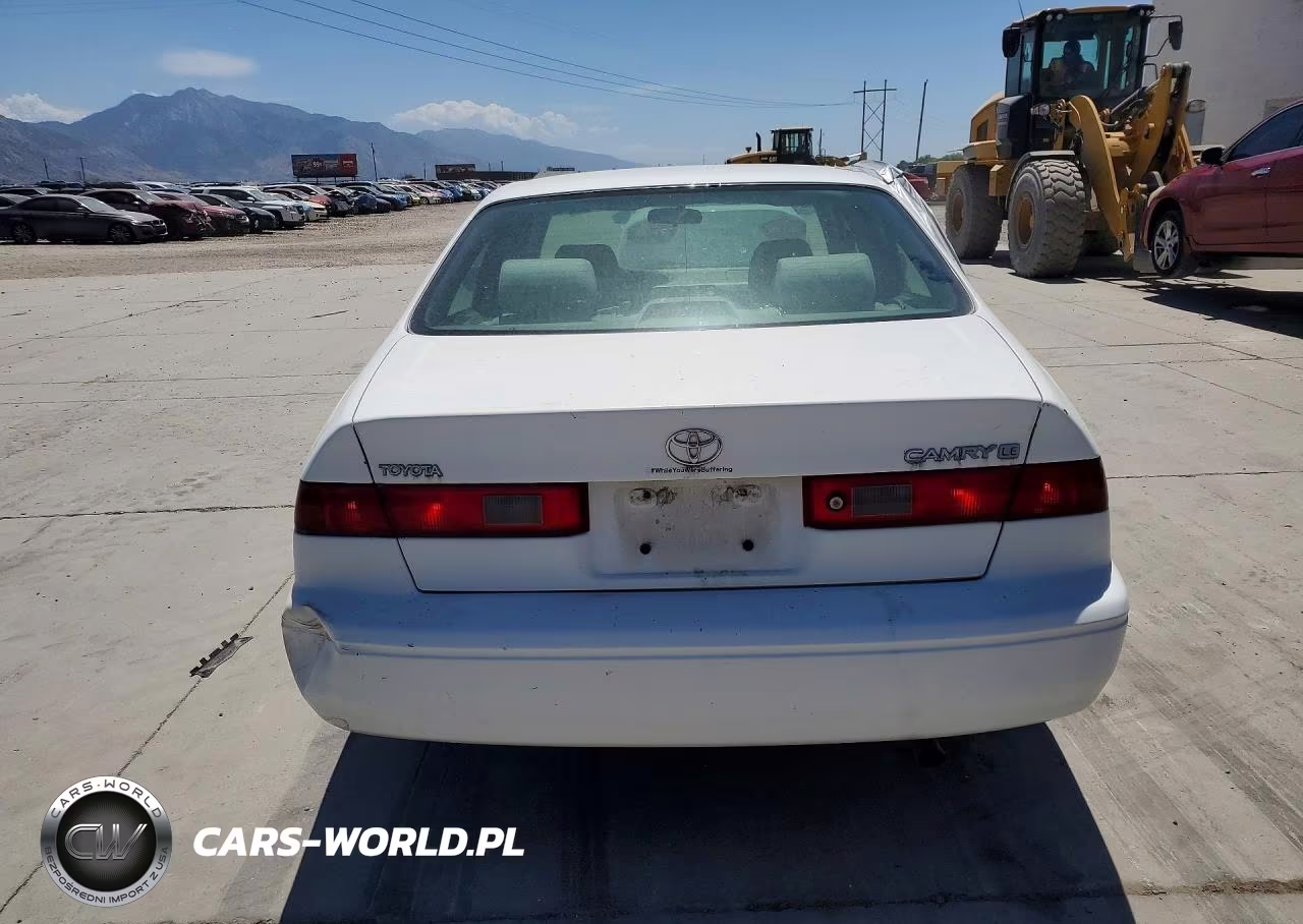 1999 Toyota Camry Le VIN:4T1BG22K9XU867197 - 6