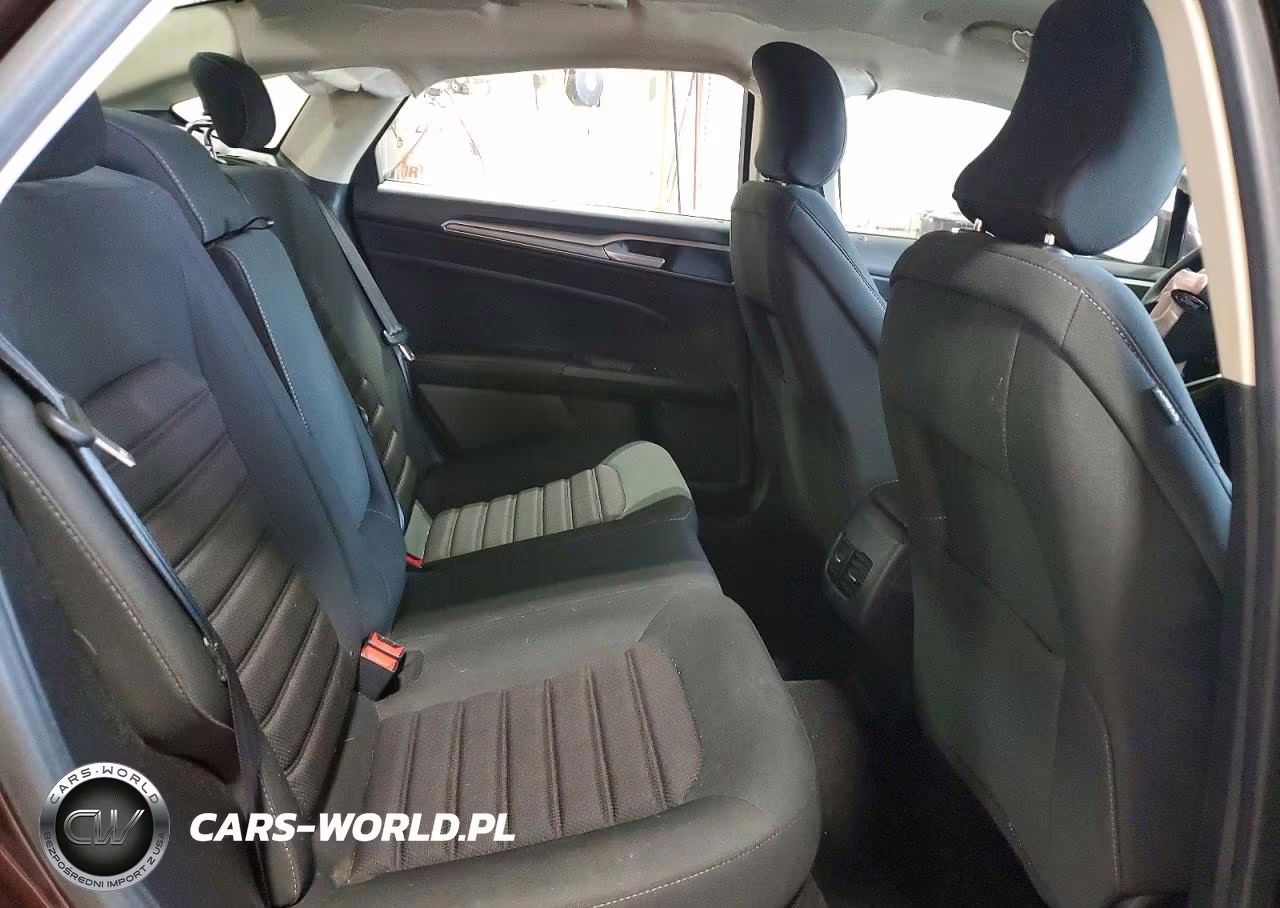 2019 Ford Fusion Se VIN:3FA6P0LU3KR157809 - 10
