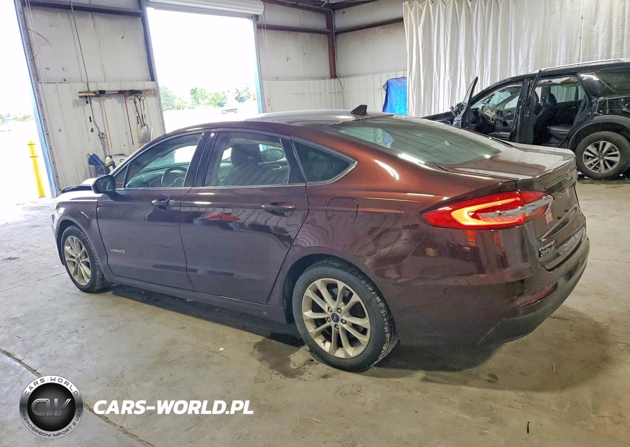 2019 Ford Fusion Se VIN:3FA6P0LU3KR157809 - 2