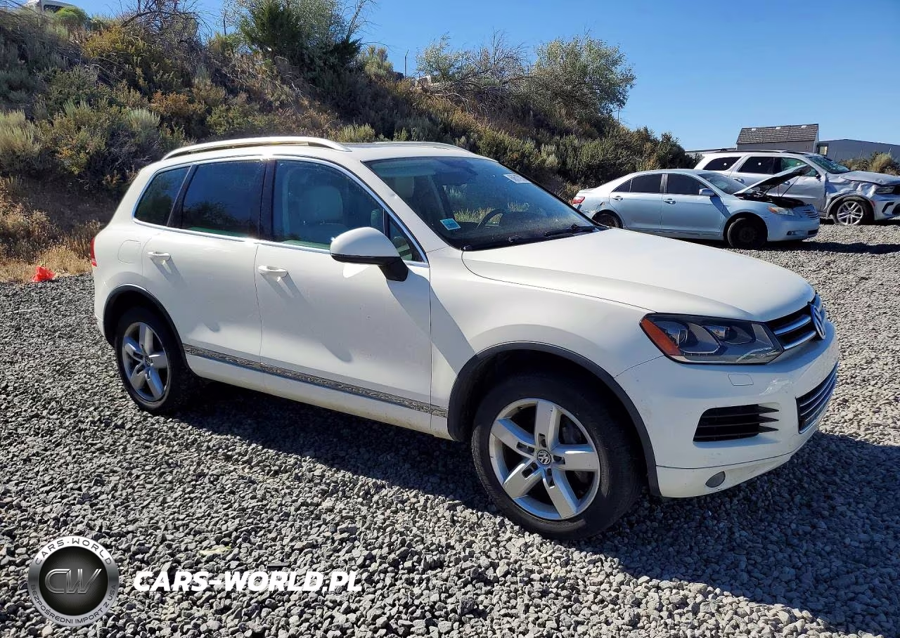 2011 Volkswagen Touareg V6 VIN:WVGFF9BP8BD004733 - 4