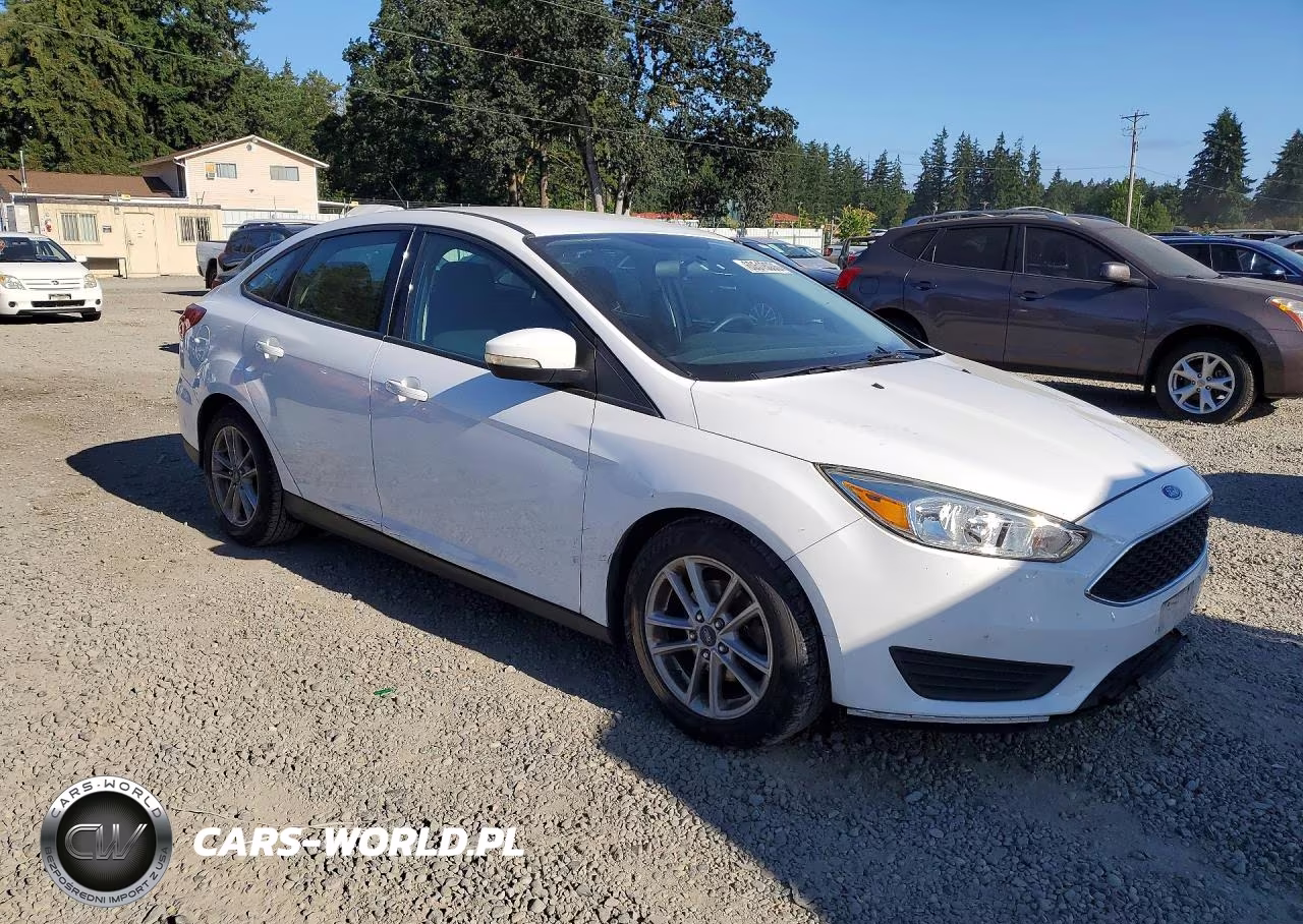2017 Ford Focus Se VIN:1FADP3F21HL278509 - 4