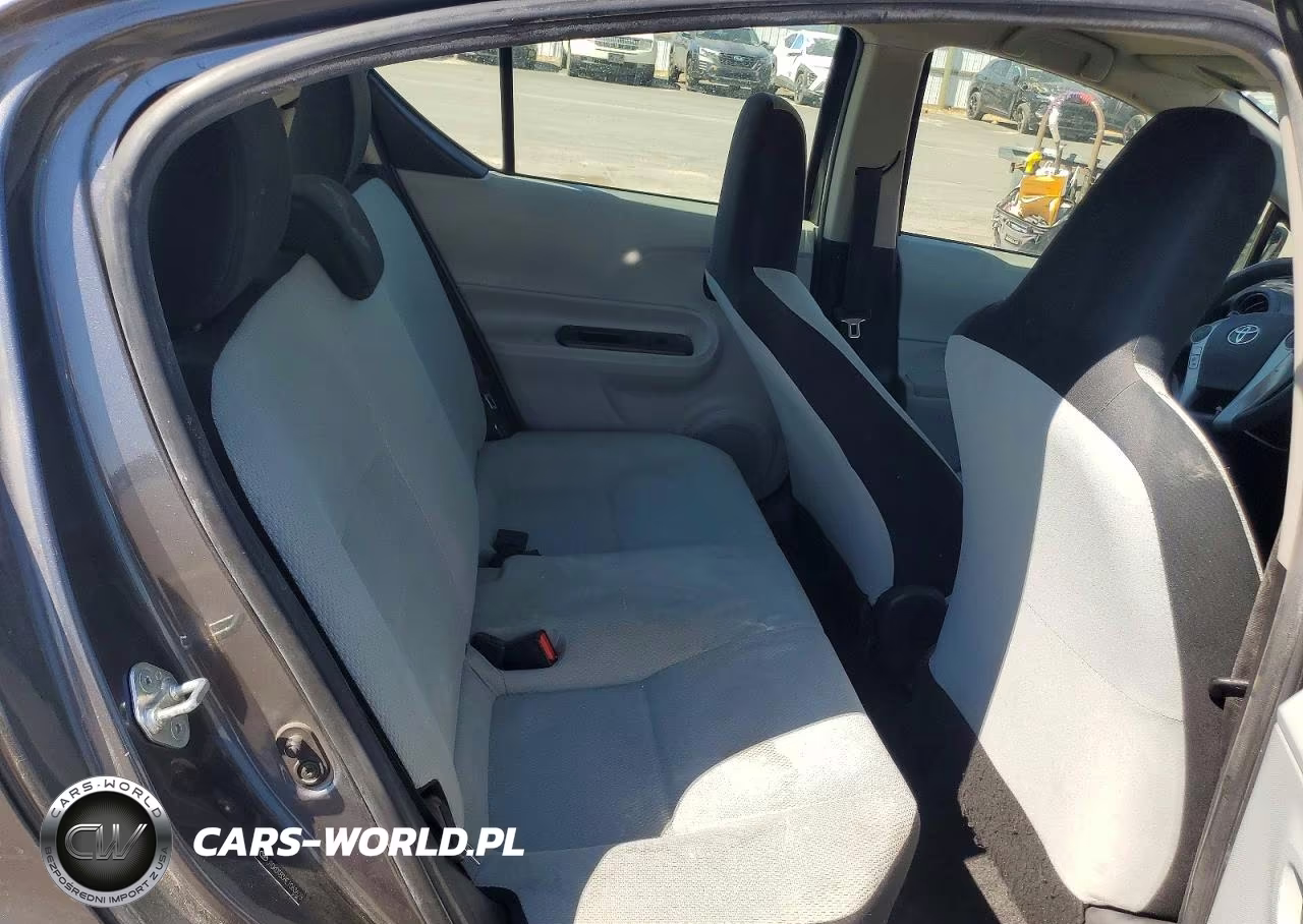 2014 Toyota Prius C One VIN:JTDKDTB38E1063628 - 10