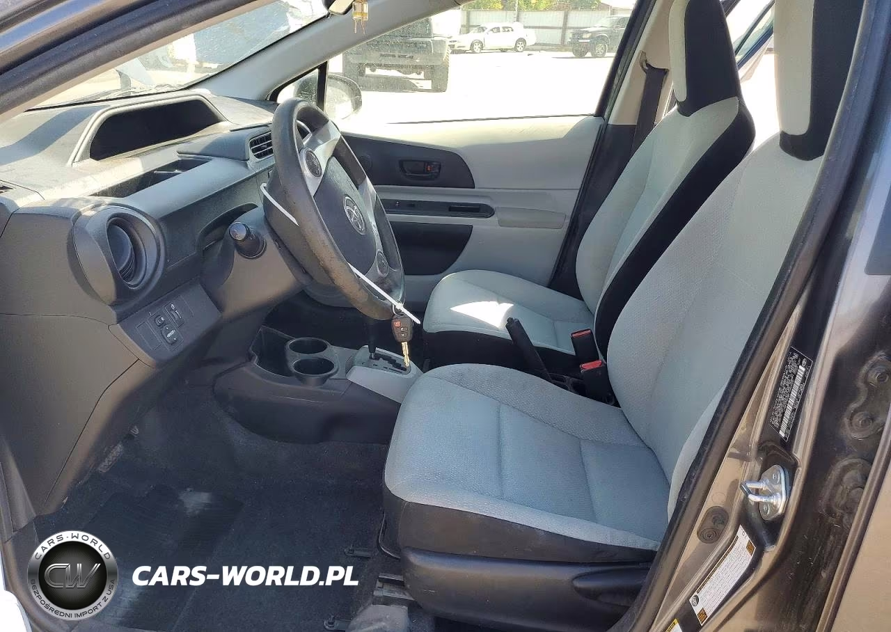 2014 Toyota Prius C One VIN:JTDKDTB38E1063628 - 7