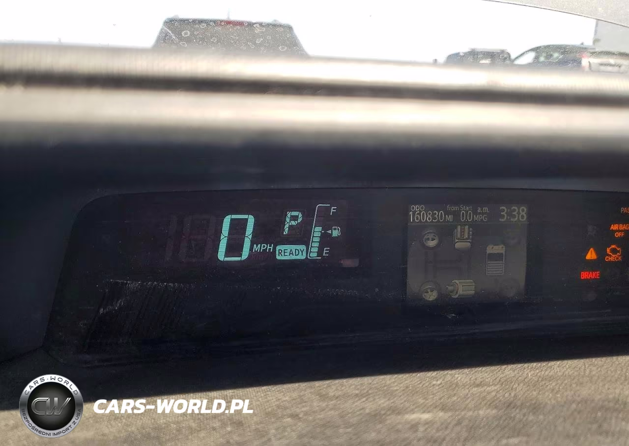 2014 Toyota Prius C One VIN:JTDKDTB38E1063628 - 9