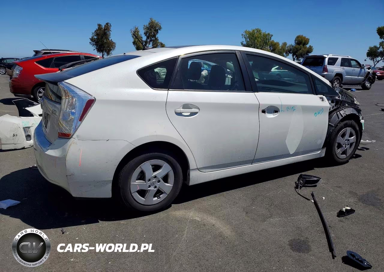 2011 Toyota Prius Three VIN:JTDKN3DU6B1432758 - 3