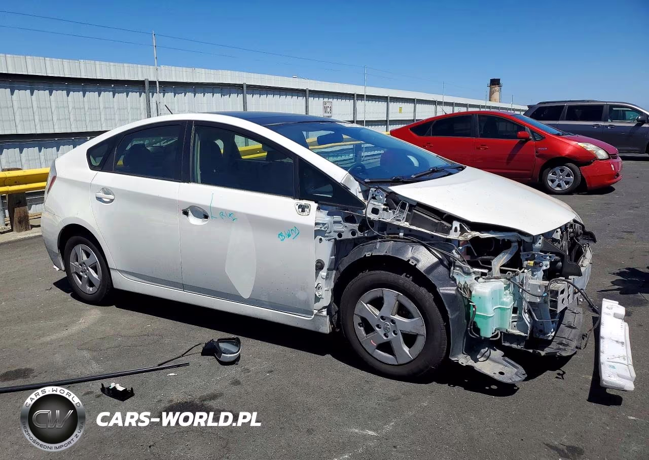 2011 Toyota Prius Three VIN:JTDKN3DU6B1432758 - 4