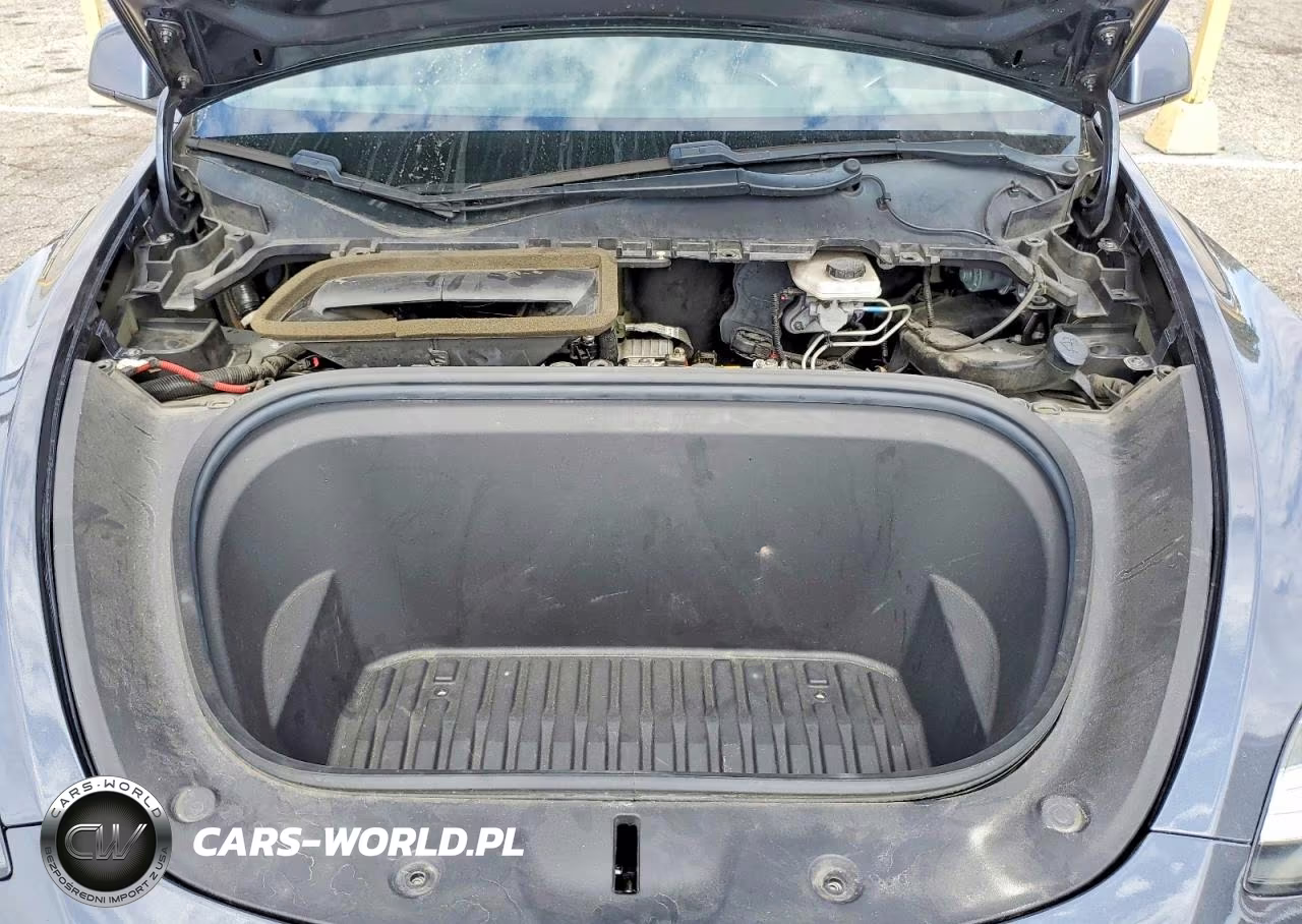2020 Tesla Model Y VIN:5YJYGDEEXLF019834 - 11