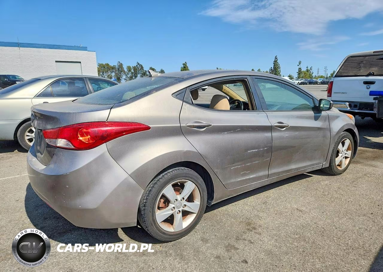 2013 Hyundai Elantra Gls VIN:5NPDH4AE3DH350131 - 3