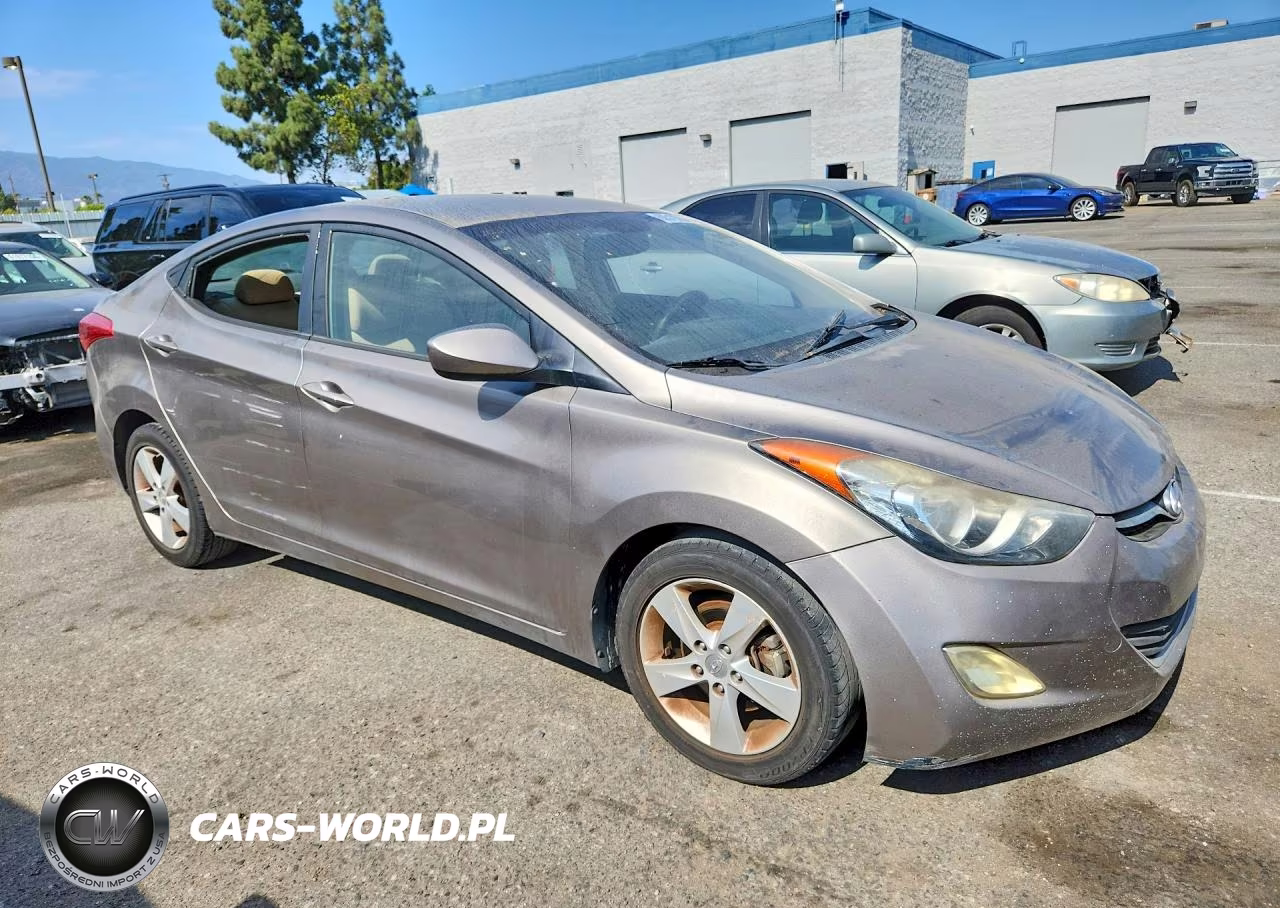 2013 Hyundai Elantra Gls VIN:5NPDH4AE3DH350131 - 4