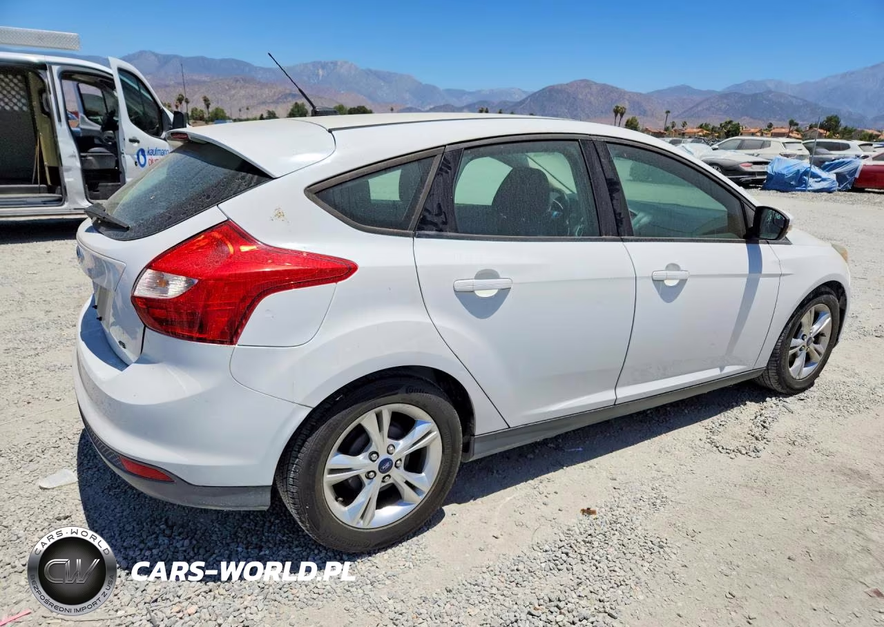 2014 Ford Focus Se VIN:1FADP3K21EL123685 - 3