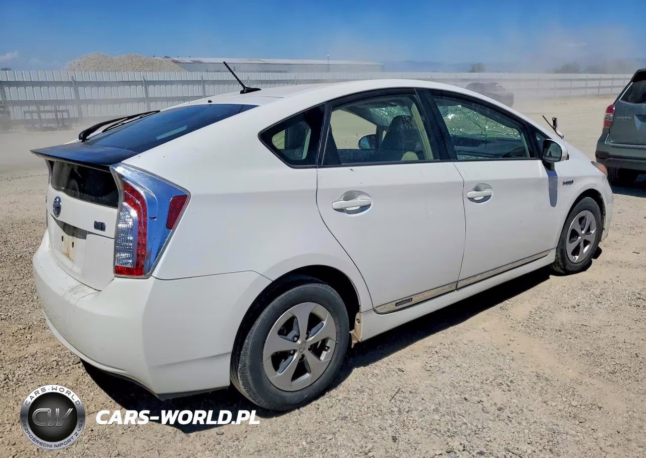 2013 Toyota Prius Three VIN:JTDKN3DU4D5648331 - 3