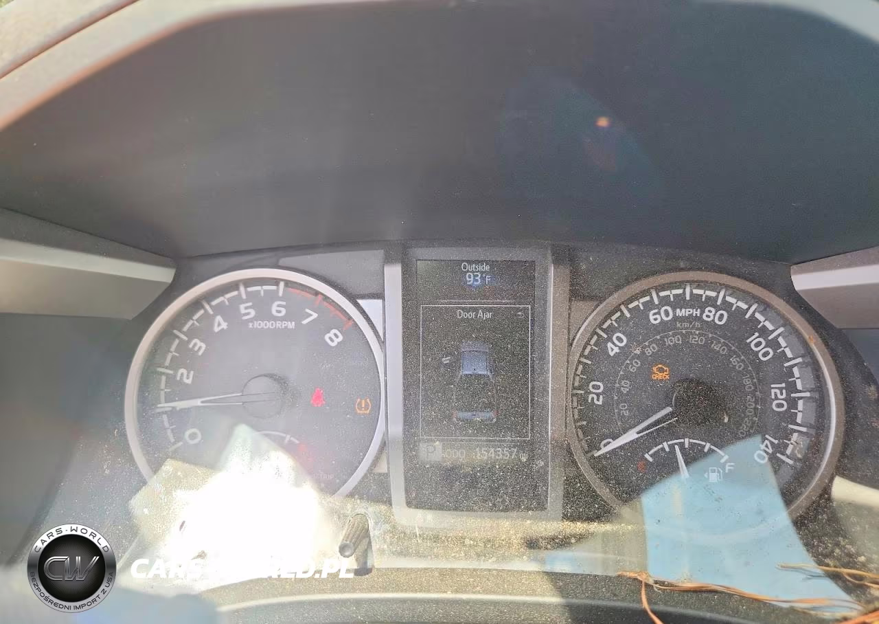 2018 Toyota Tacoma Sr5 V6 VIN:3TMAZ5CN8JM063358 - 9