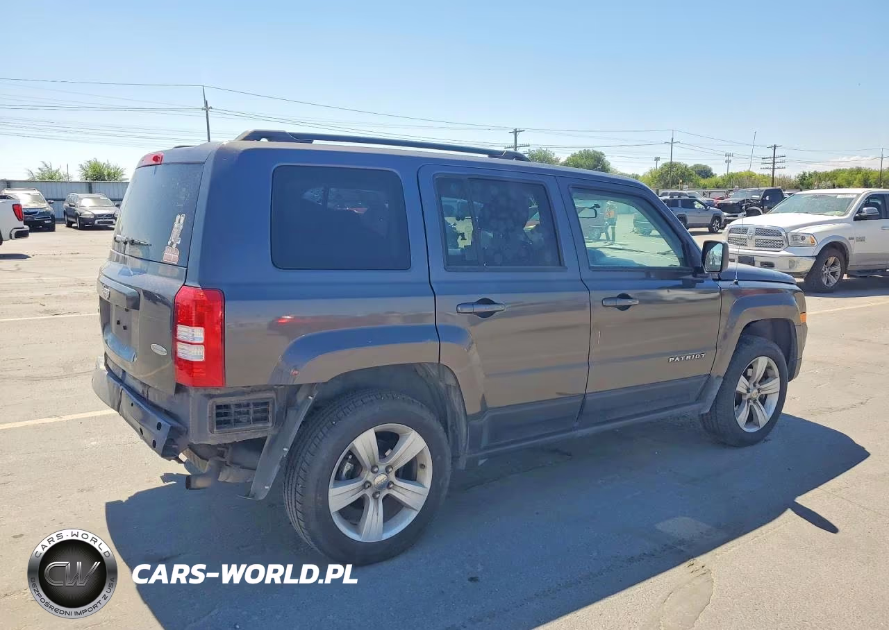 2014 Jeep Patriot Latitude VIN:1C4NJRFBXED744463 - 3