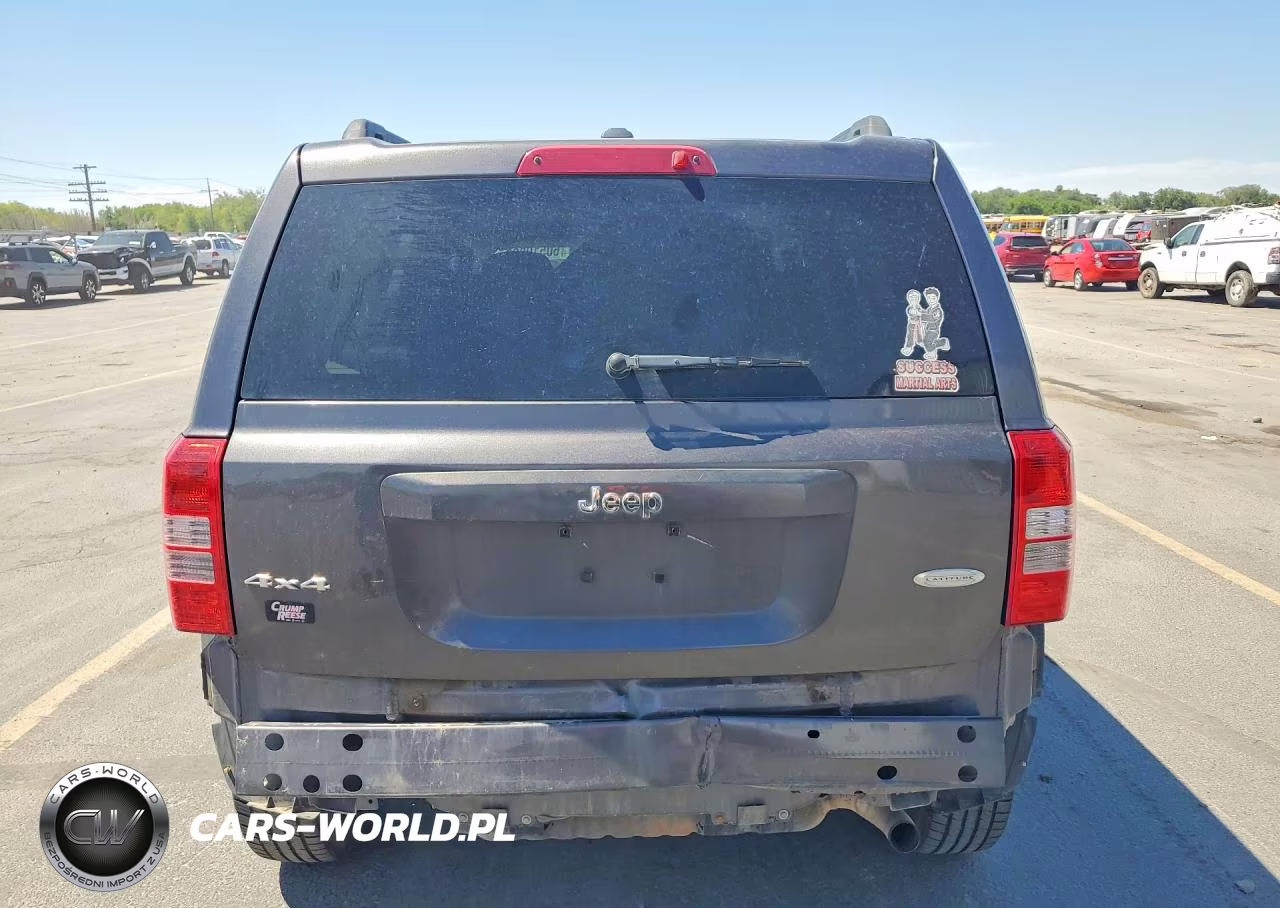 2014 Jeep Patriot Latitude VIN:1C4NJRFBXED744463 - 6
