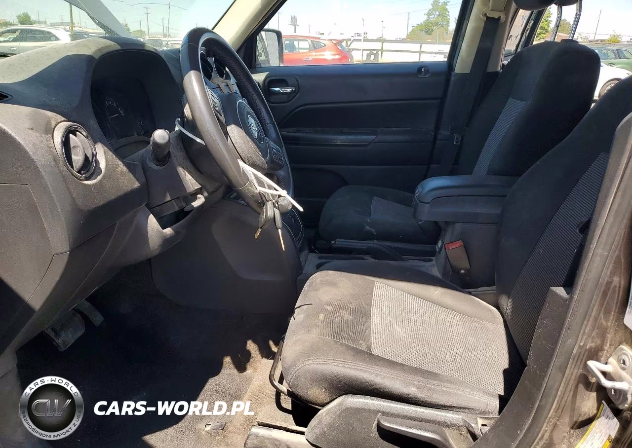 2014 Jeep Patriot Latitude VIN:1C4NJRFBXED744463 - 7