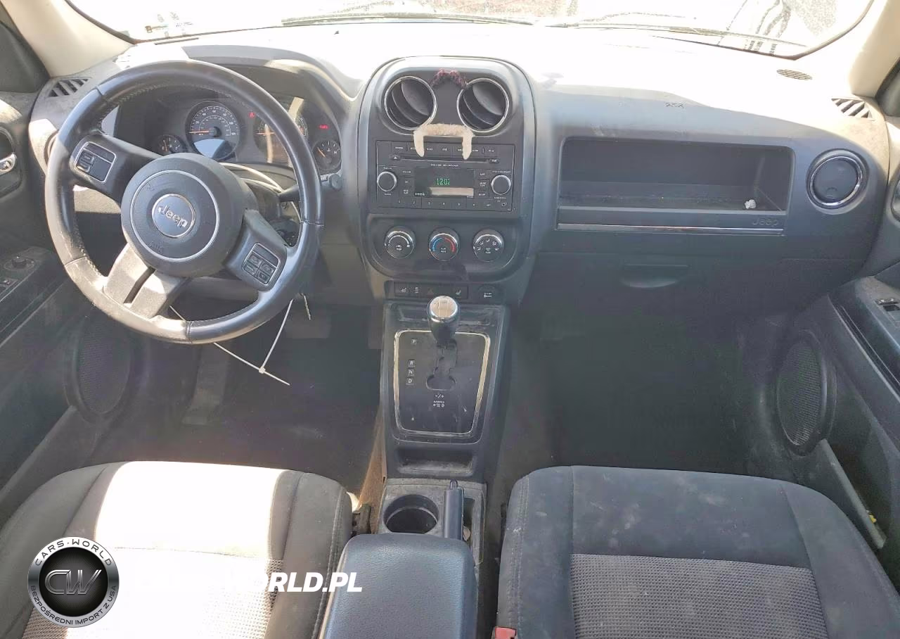 2014 Jeep Patriot Latitude VIN:1C4NJRFBXED744463 - 8