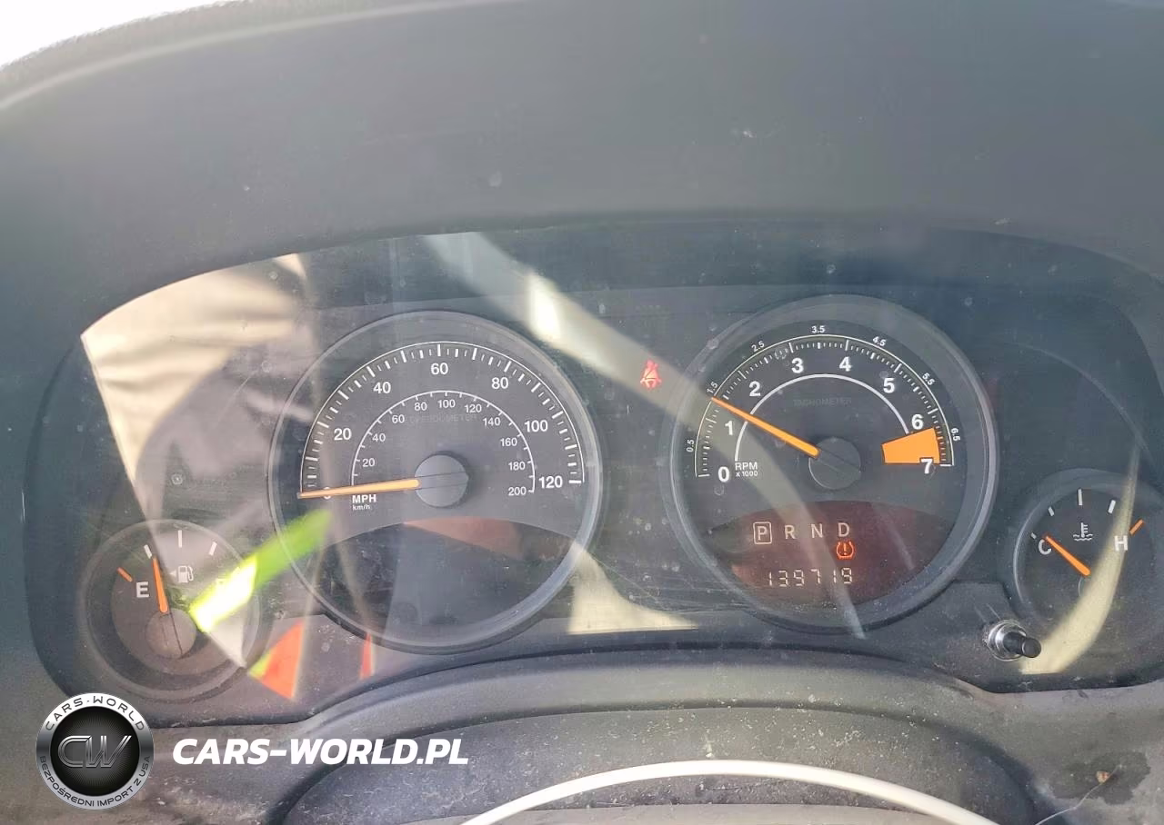 2014 Jeep Patriot Latitude VIN:1C4NJRFBXED744463 - 9
