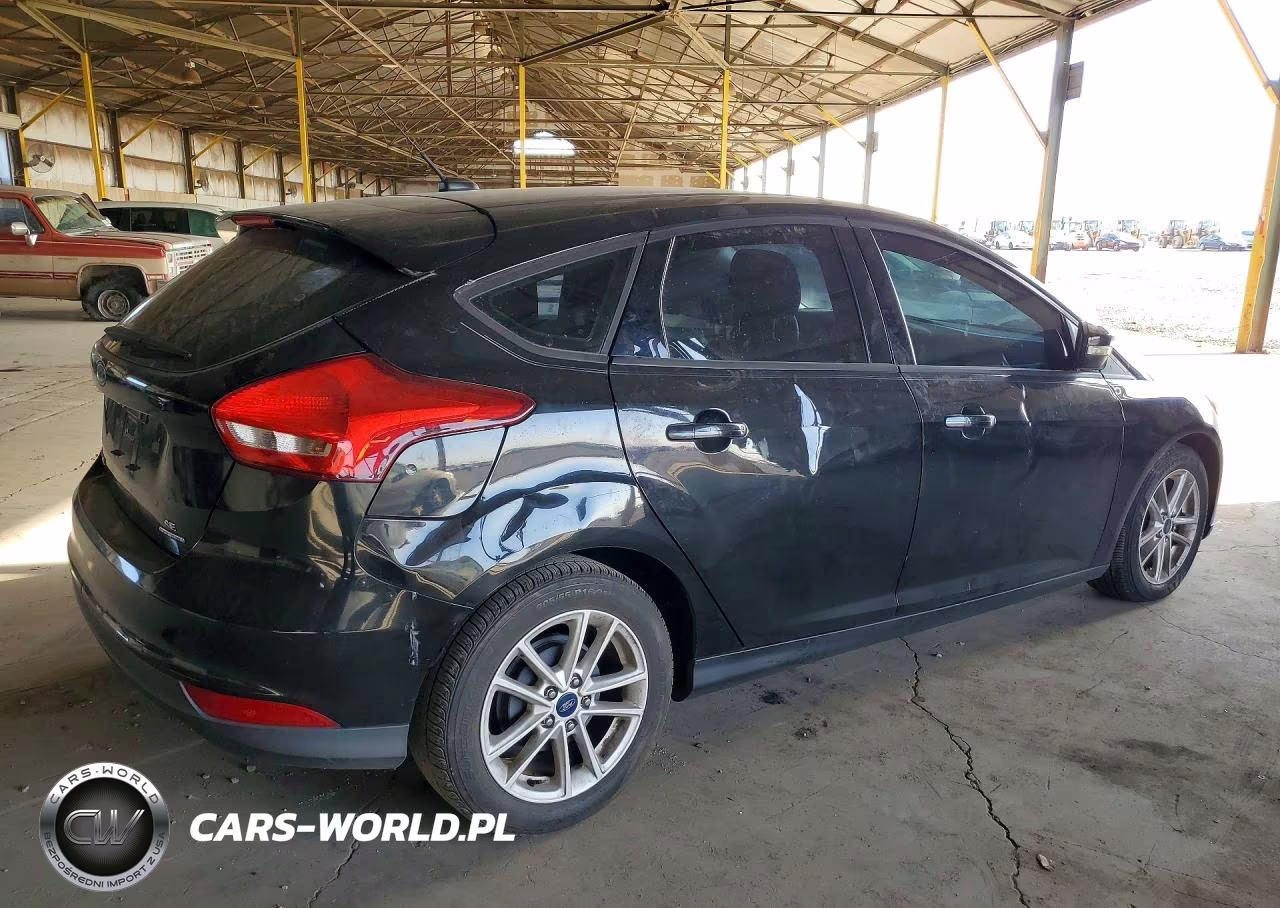 2015 Ford Focus Se VIN:1FADP3K21FL338582 - 3