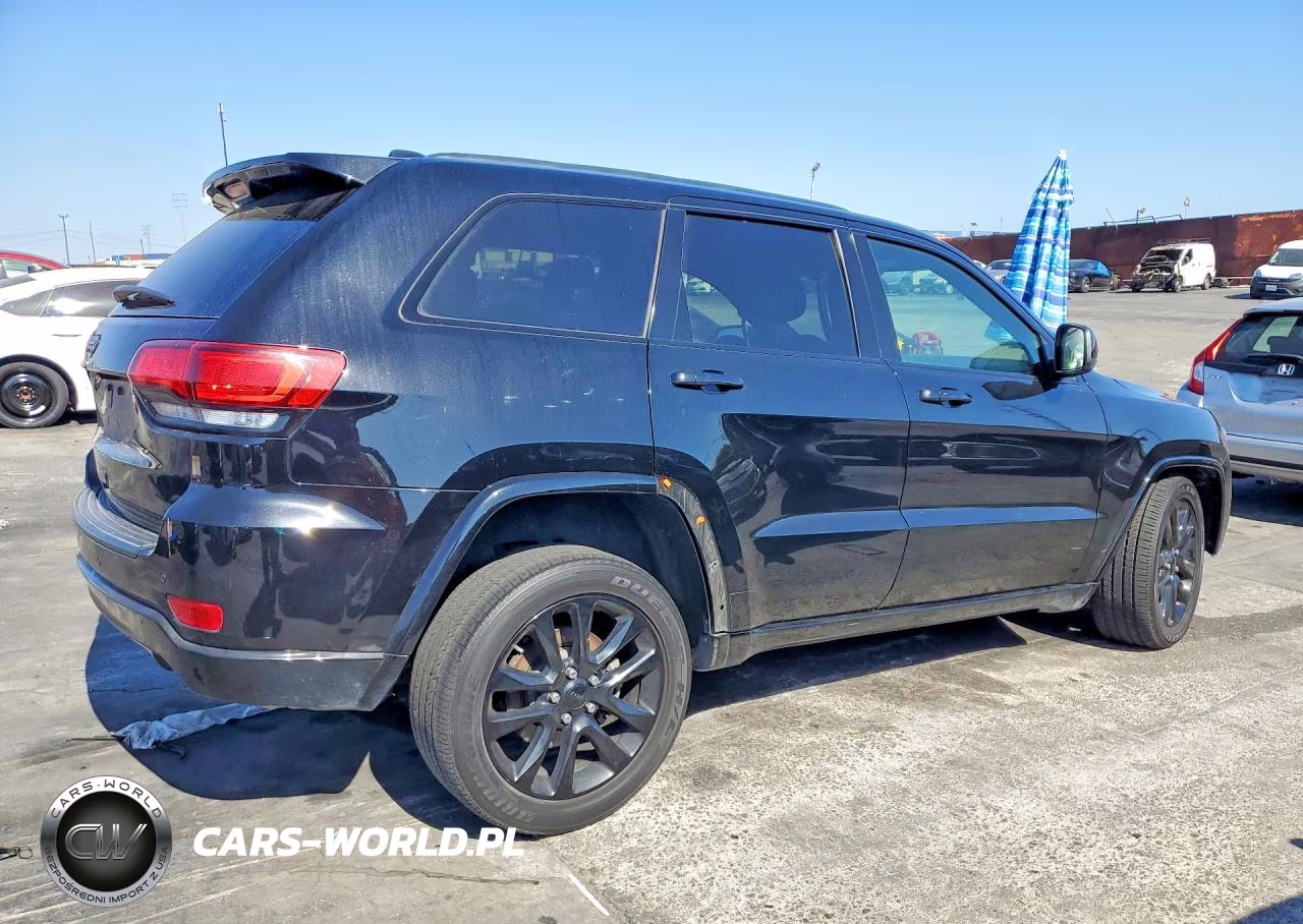 2021 Jeep Grand Cherokee Laredo VIN:1C4RJFAGXMC516244 - 3