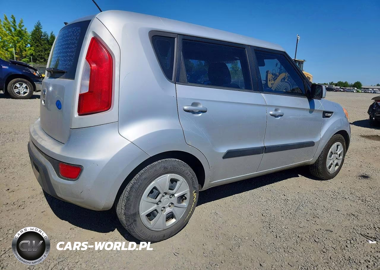 2013 Kia Soul Base VIN:KNDJT2A56D7774932 - 3
