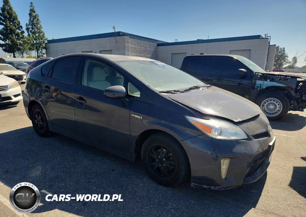 2013 Toyota Prius Three VIN:JTDKN3DUXD1673094 - 4