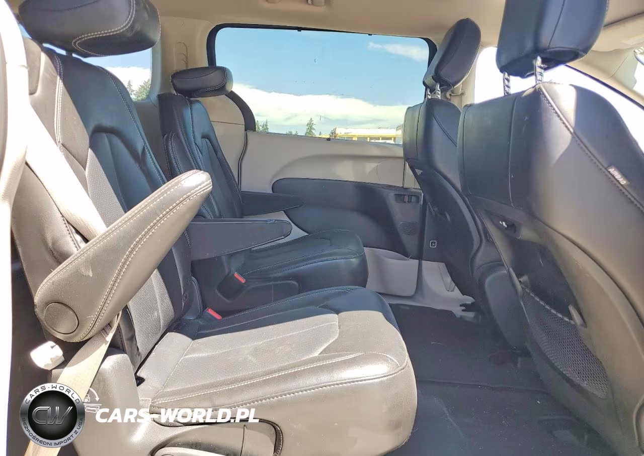 2024 Chrysler Pacifica Touring L VIN:2C4RC1BG1RR199853 - 11