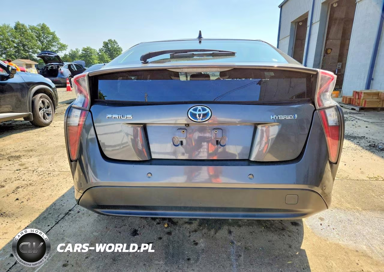 2018 Toyota Prius Four VIN:JTDKARFU6J3056044 - 6