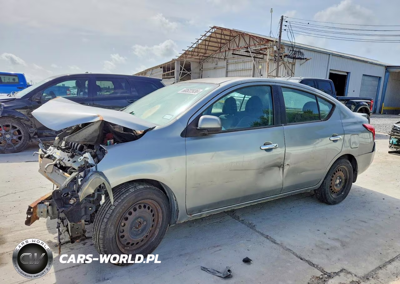2013 Nissan Versa 1.6 S