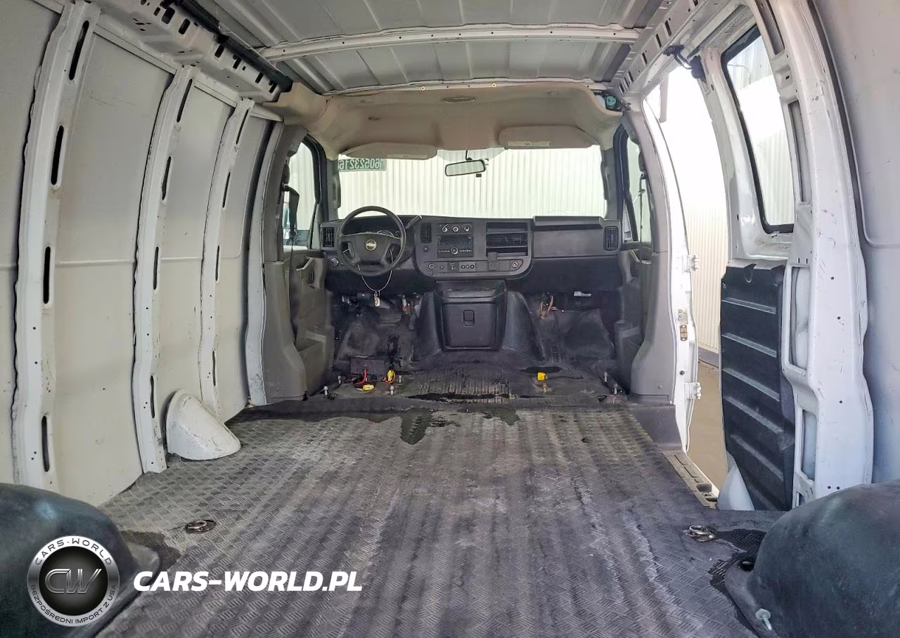 2020 Chevrolet Express 2500 Cargo Delivery Van VIN:1GCWGAFG4L1226816 - 10