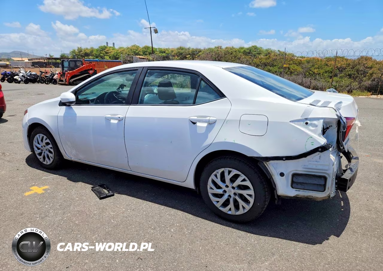 2018 Toyota Corolla L VIN:5YFBURHE2JP758866 - 2