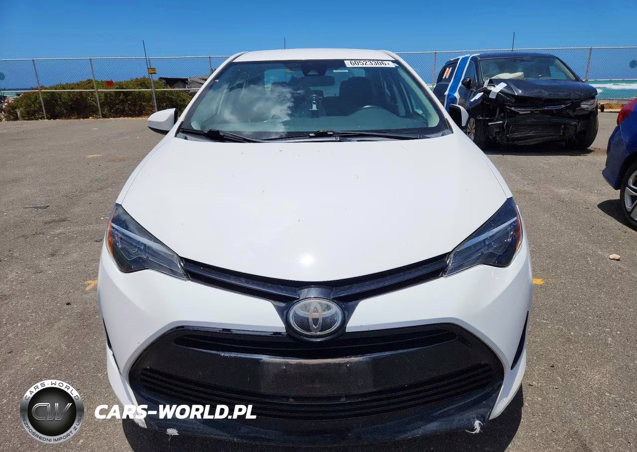 2018 Toyota Corolla L VIN:5YFBURHE2JP758866 - 5