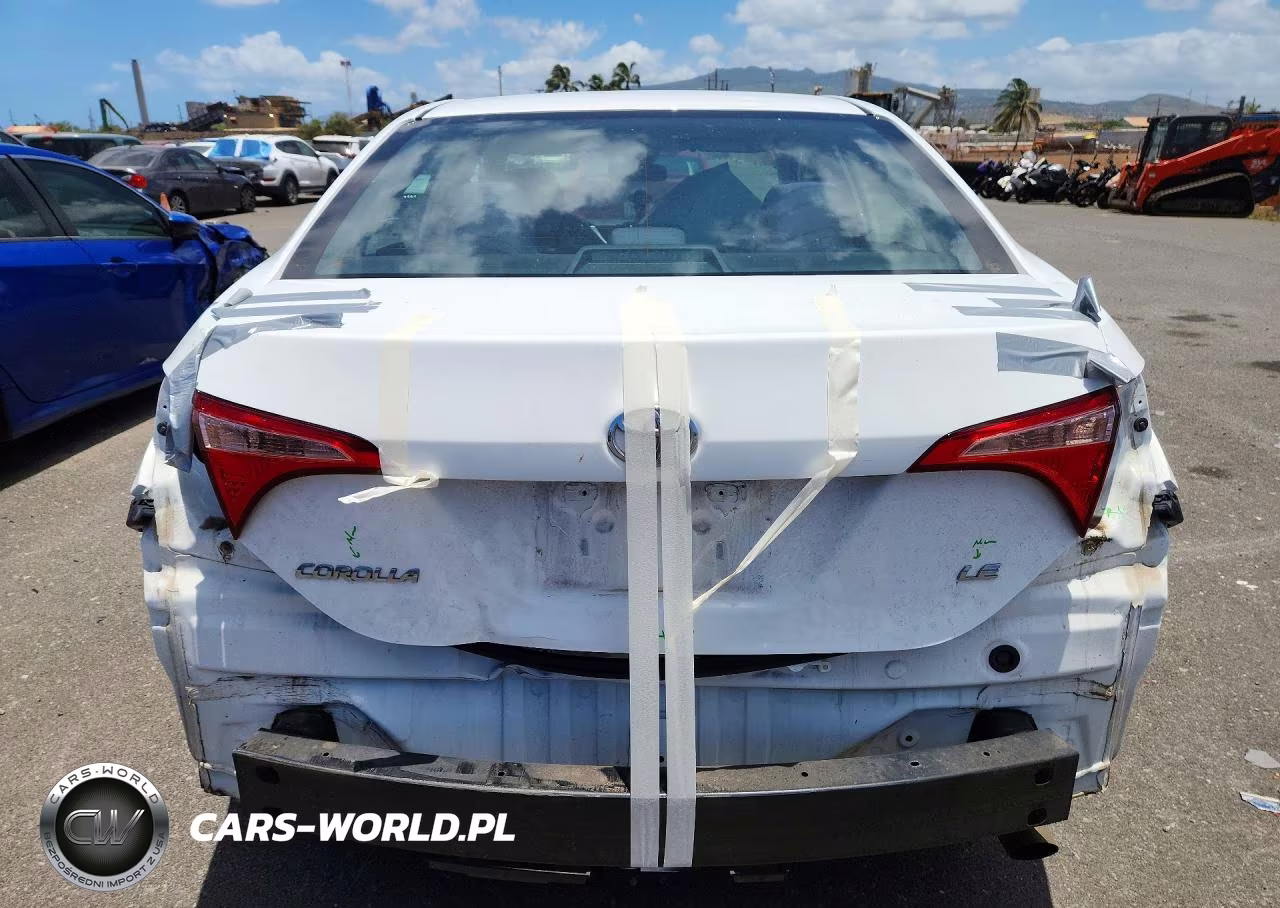 2018 Toyota Corolla L VIN:5YFBURHE2JP758866 - 6