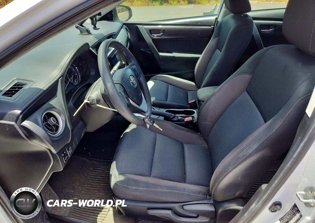 2018 Toyota Corolla L VIN:5YFBURHE2JP758866 - 7