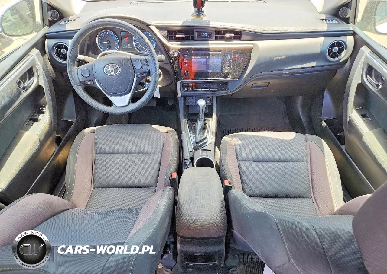 2018 Toyota Corolla L VIN:5YFBURHE2JP758866 - 8