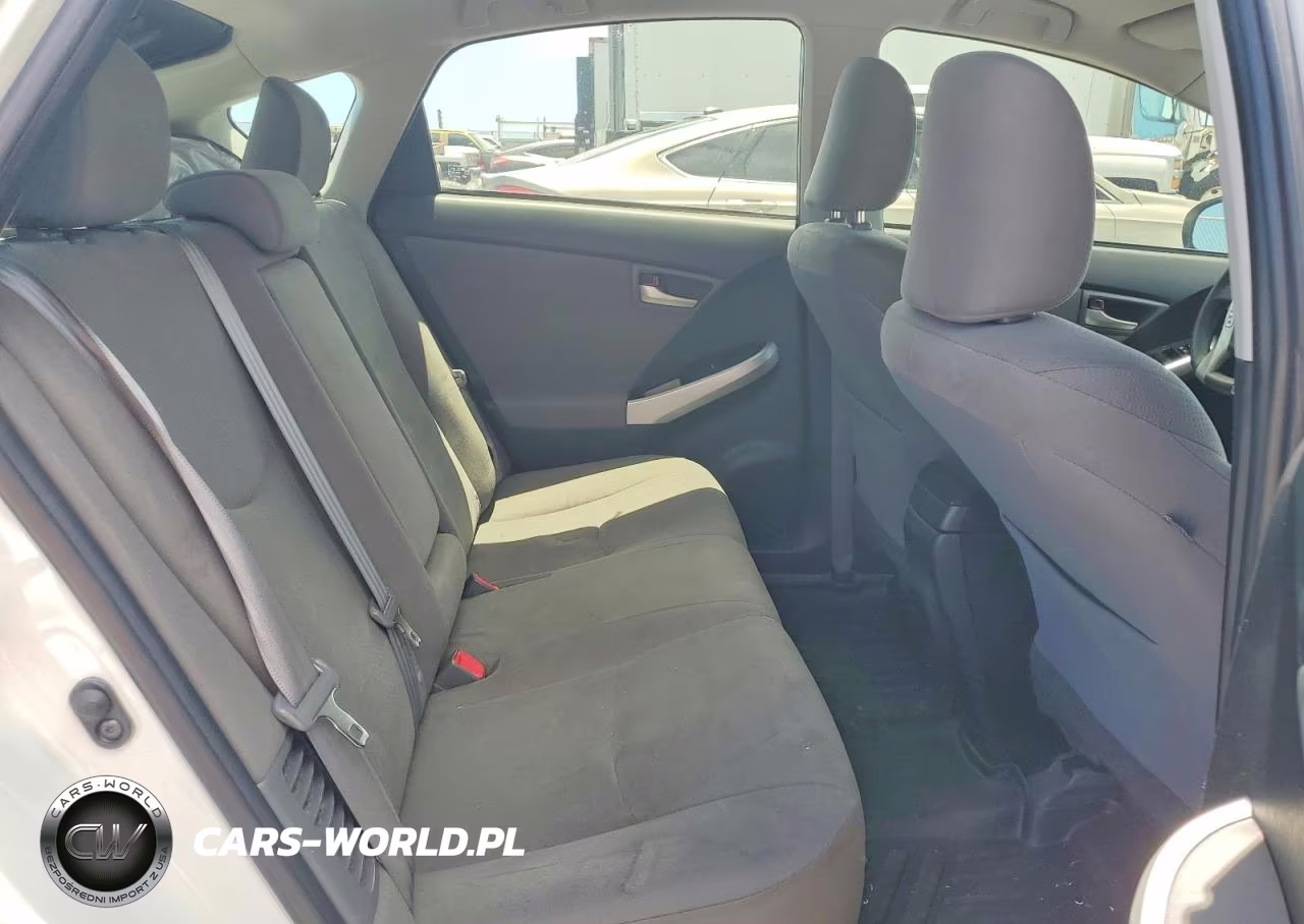 2015 Toyota Prius One VIN:JTDKN3DU7F0456935 - 11