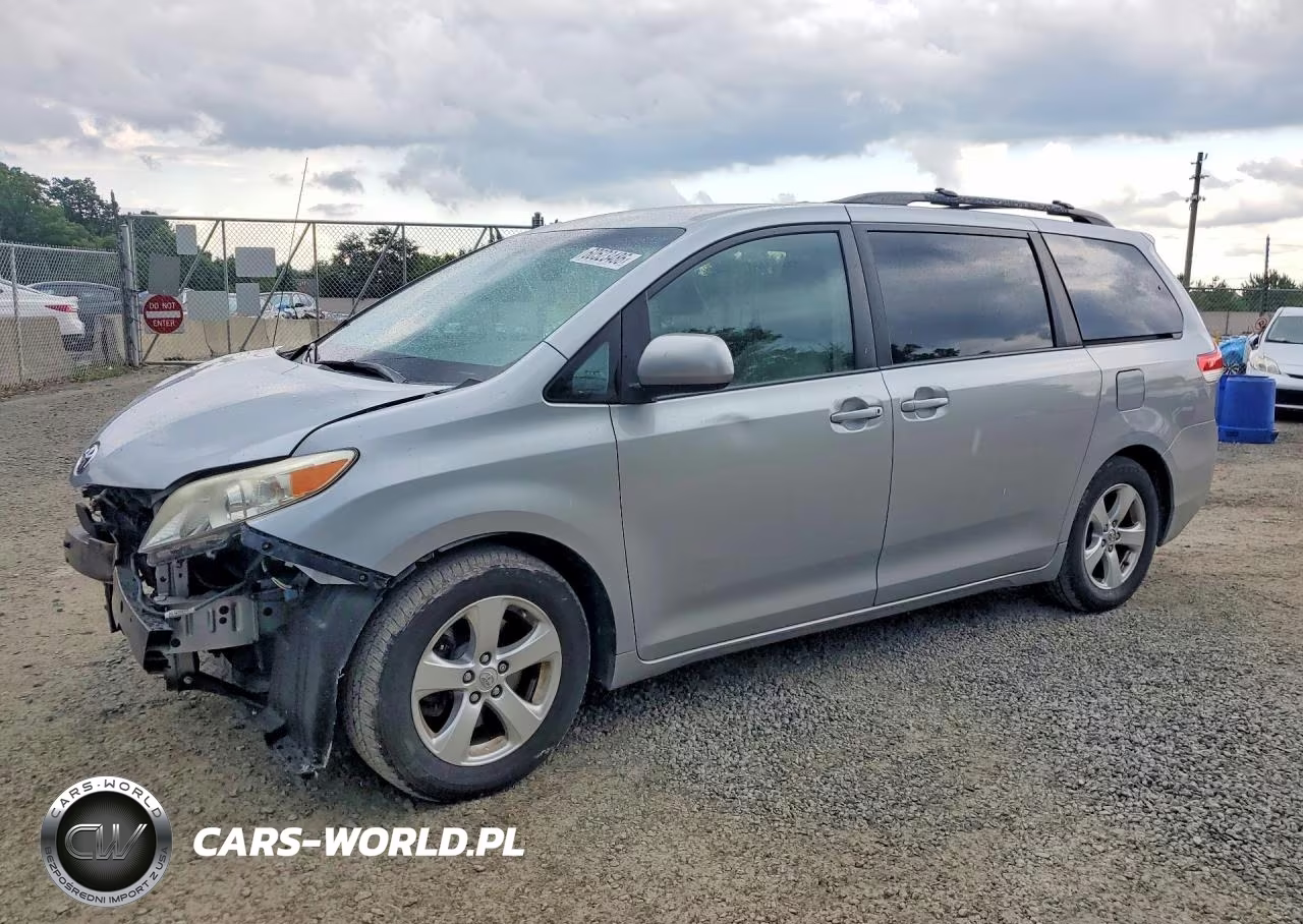 2014 Toyota Sienna Le