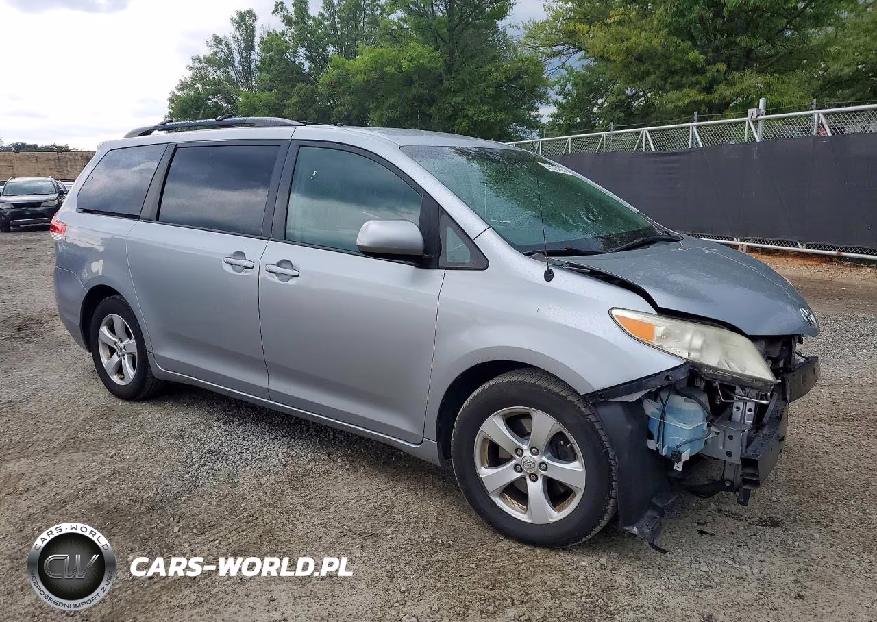 2014 Toyota Sienna Le VIN:5TDKK3DC9ES478852 - 4