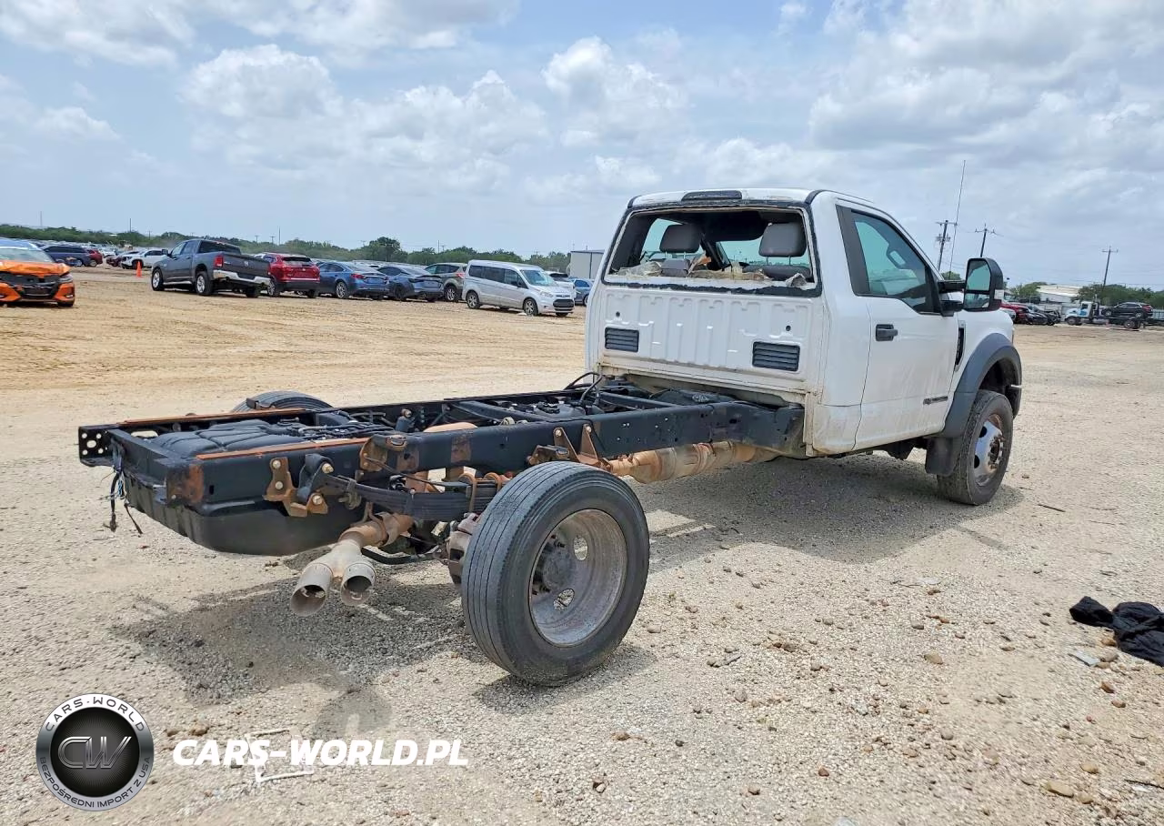 2019 Ford F550 Super Duty VIN:1FDUF5GT4KEF21351 - 3