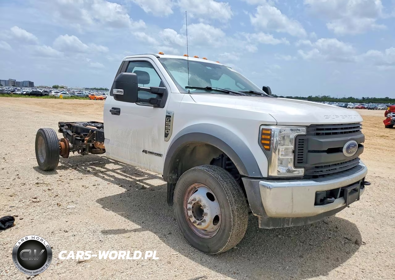 2019 Ford F550 Super Duty VIN:1FDUF5GT4KEF21351 - 4
