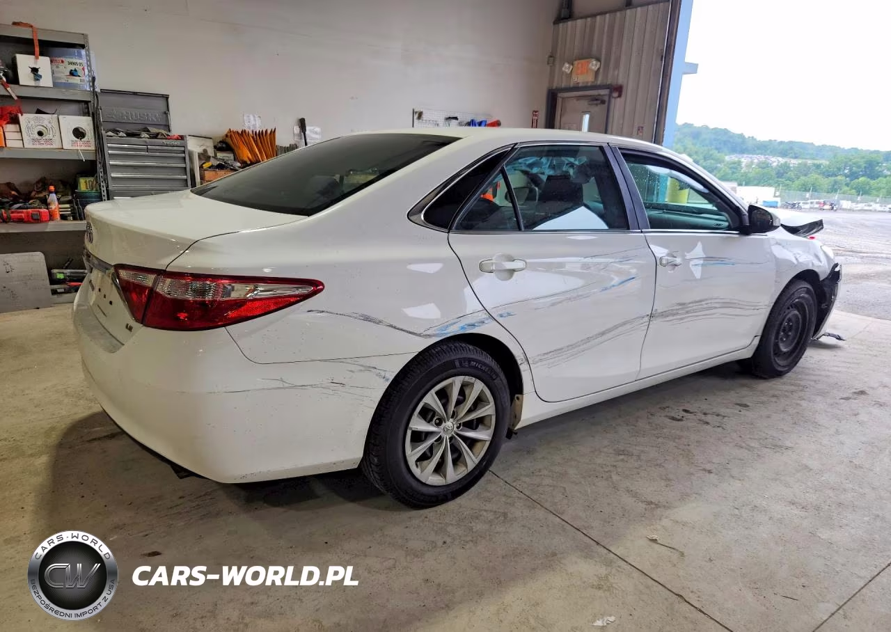2017 Toyota Camry Le VIN:4T1BF1FK5HU424795 - 3