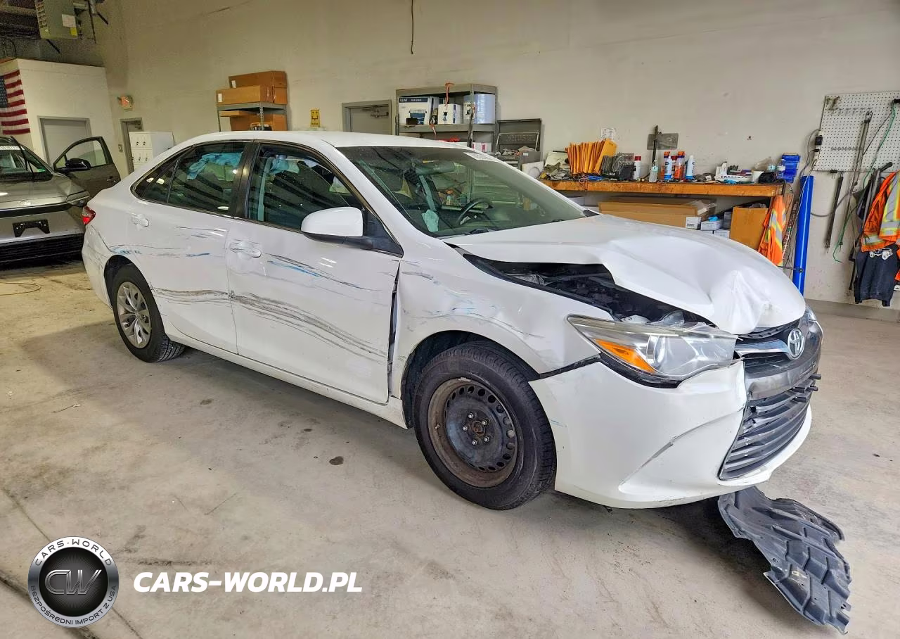 2017 Toyota Camry Le VIN:4T1BF1FK5HU424795 - 4